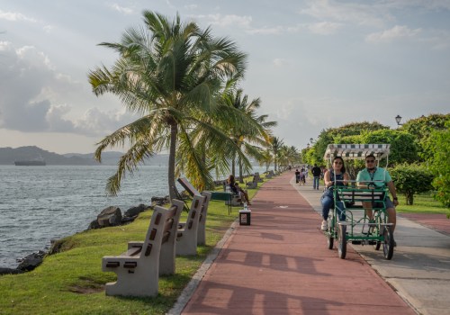 What does panama offer for tourists?